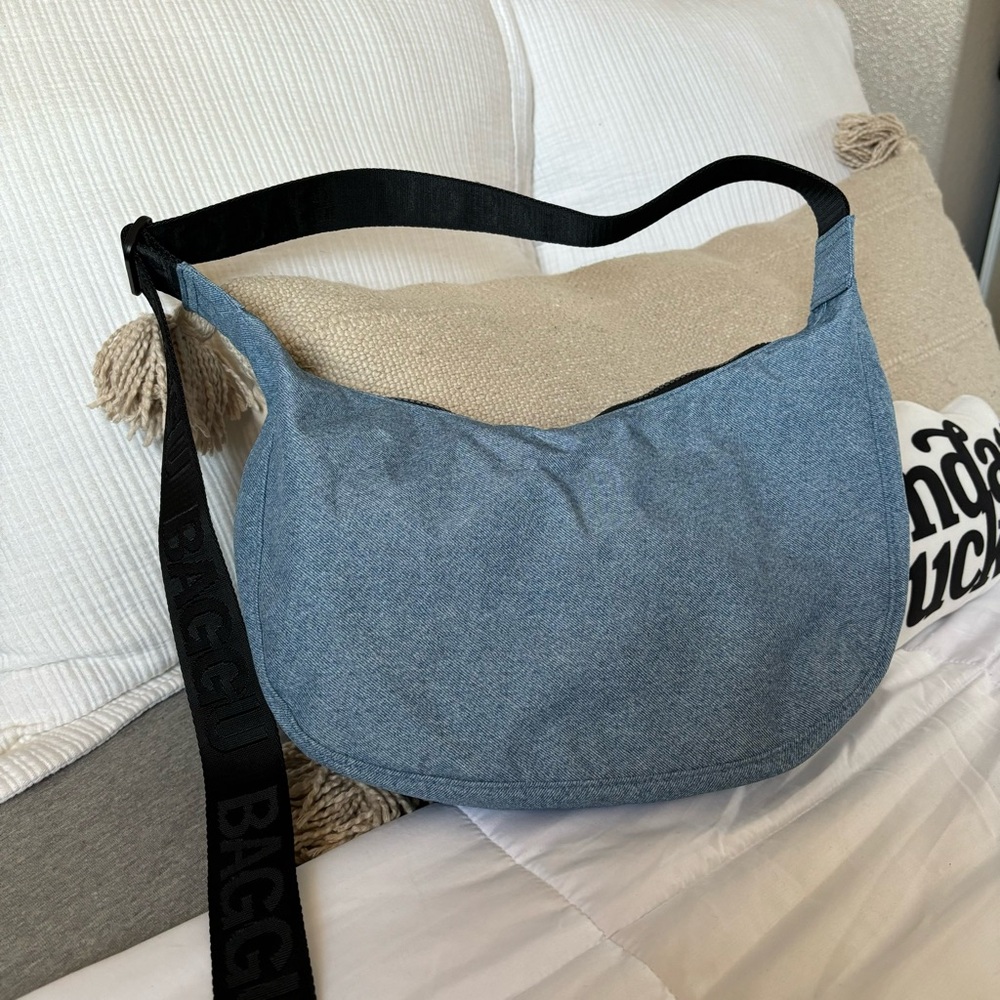 BAGGU Medium Crescent